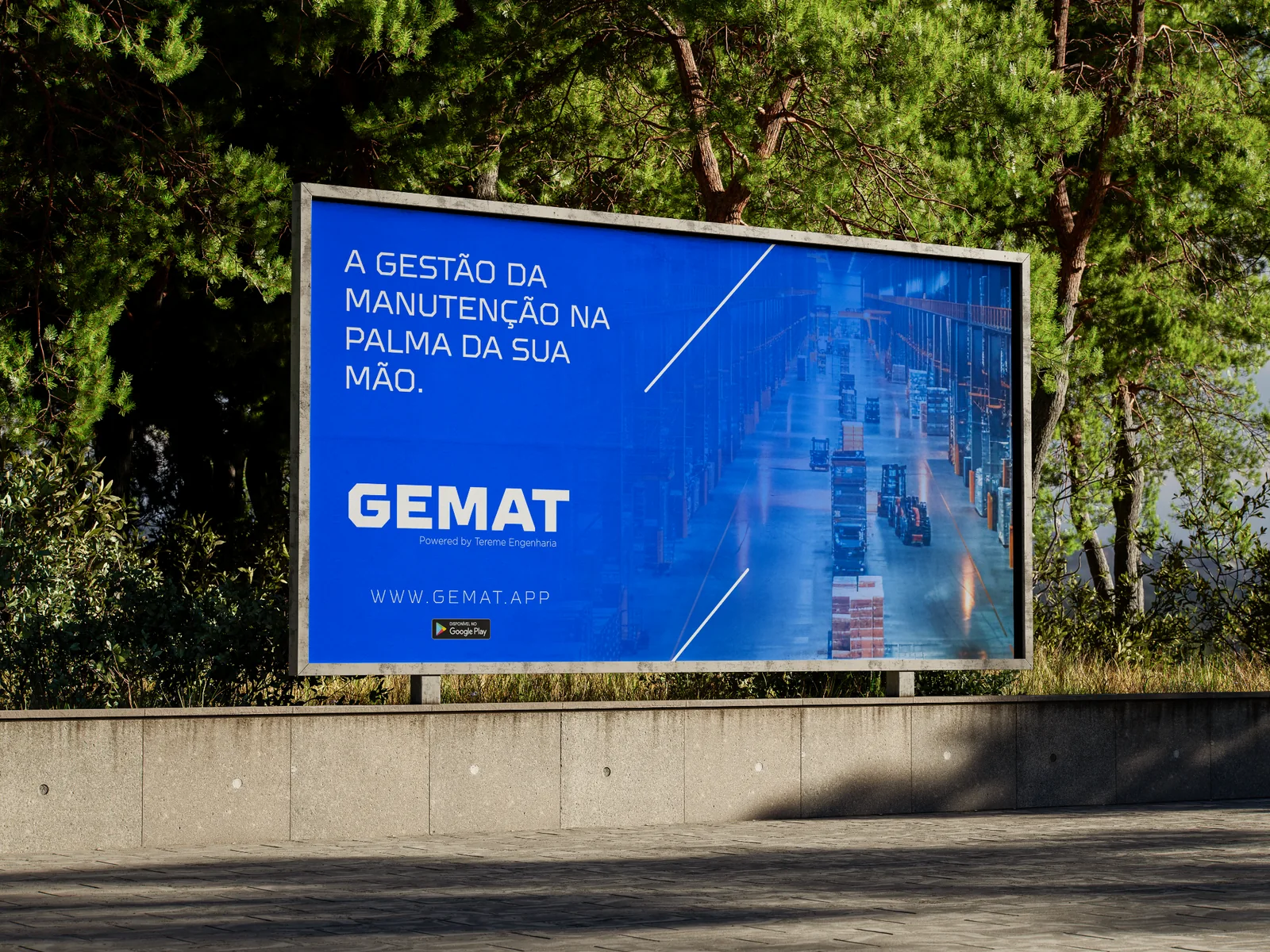 Outdoor GEMAT com chamada sobre gestão da manutenção